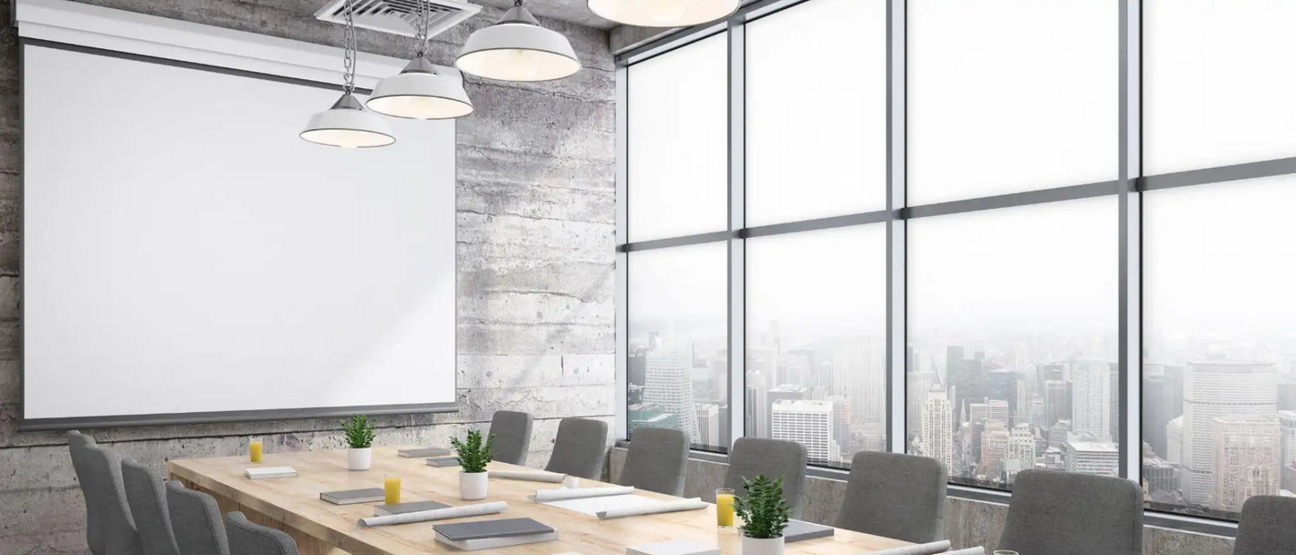 Konferenzraumtechnik Leinwand