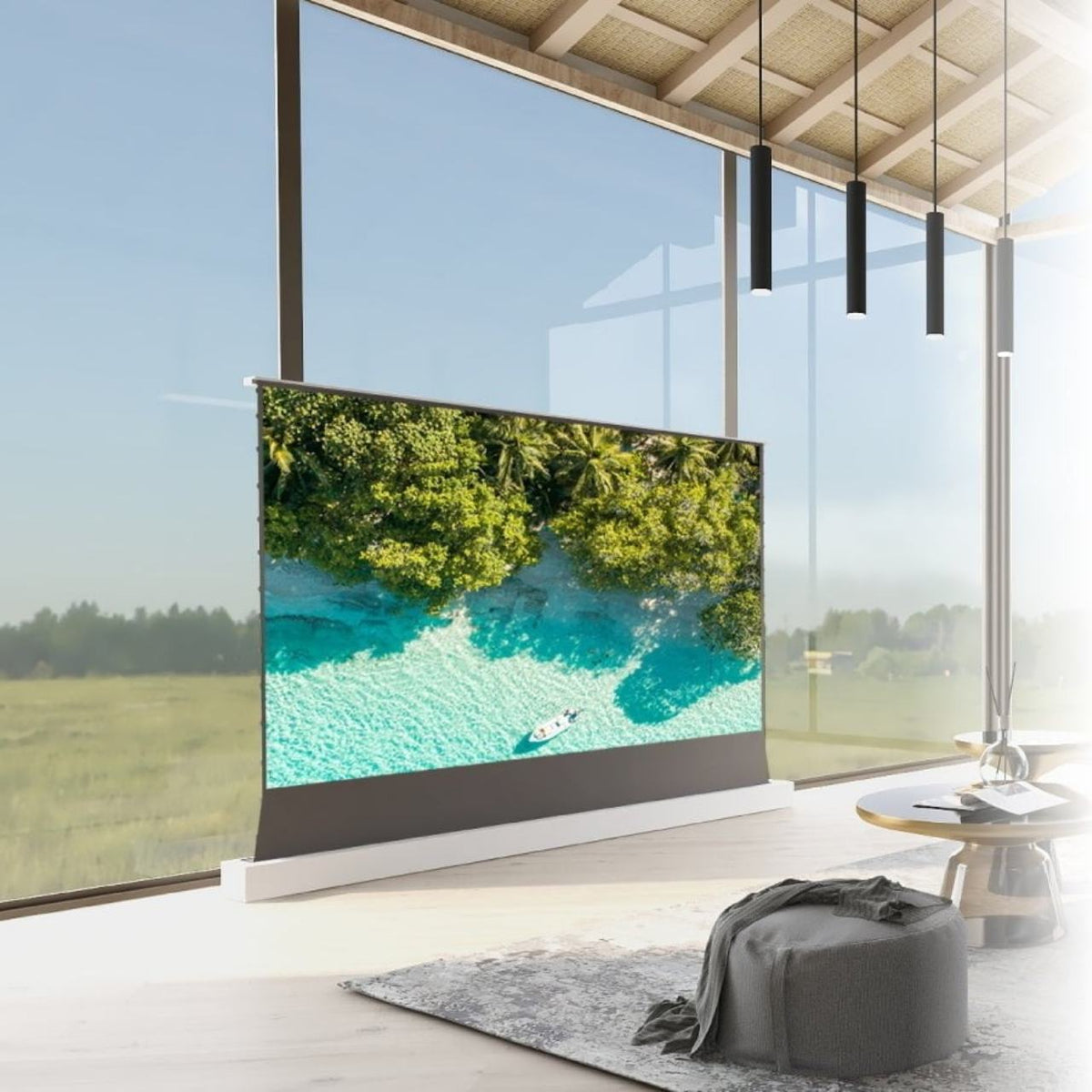 ALR Bodenleinwand Edgefree ausgefahren im lichtdurchfluteten Wohnraum