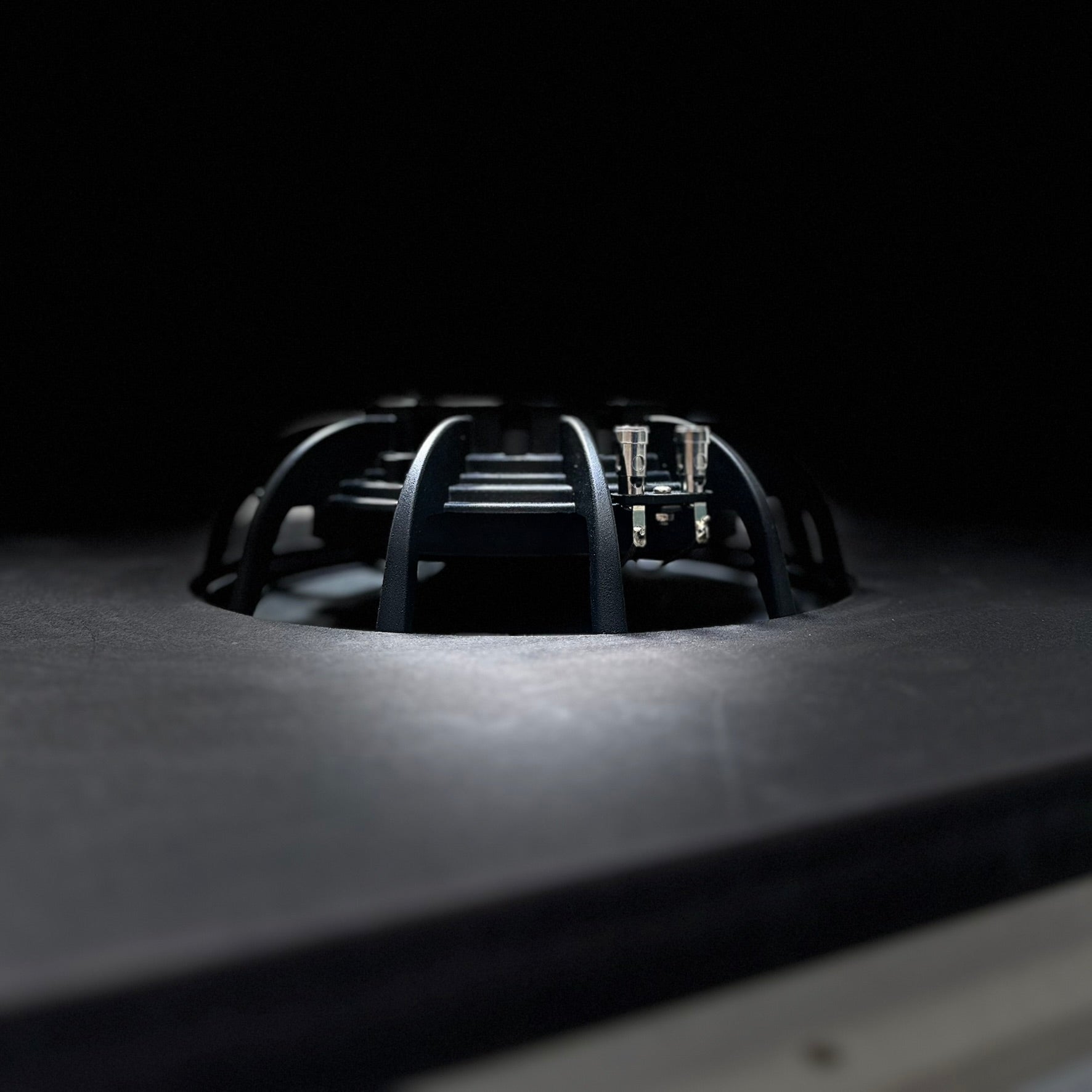 cerasonar 6280 sub – Unsichtbarer Subwoofer für Trockenbau – CINE-CRAFT
