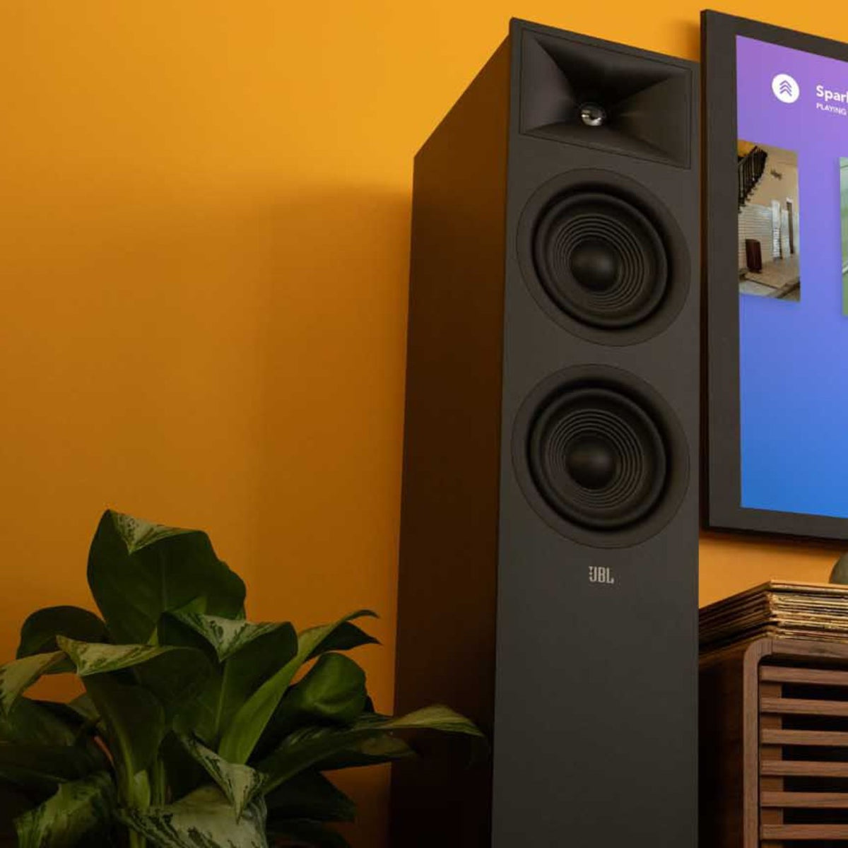 JBL Stage 260F Standlautsprecher (Paar) – Standlautsprecher in Espresso im Wohnzimmer