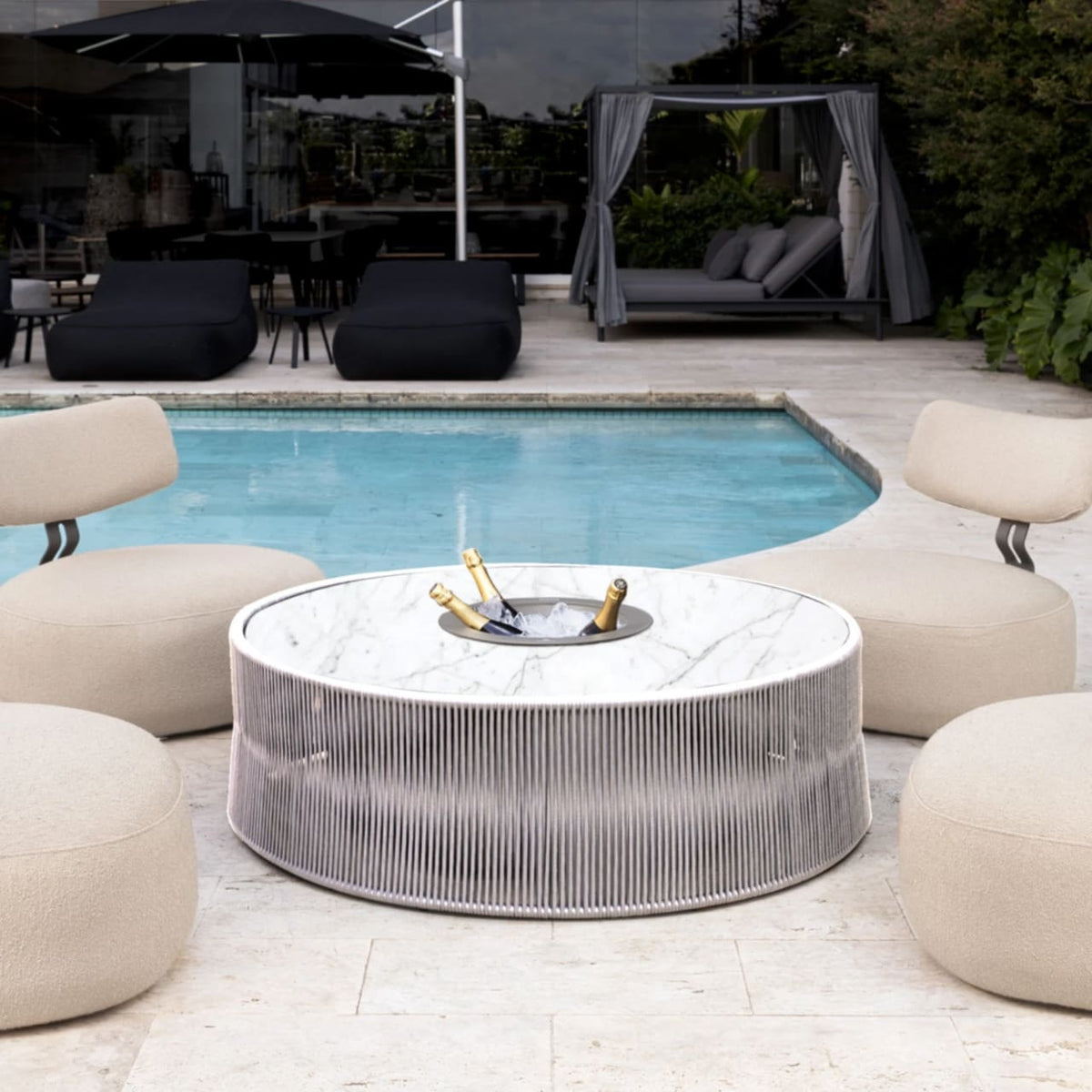 Magna Audio OASIS Outdoor-Soundsystem als Coffeetable