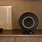 Marantz Horizon Wireless-Lautsprecher in Midnight Sky auf einem Sideboard