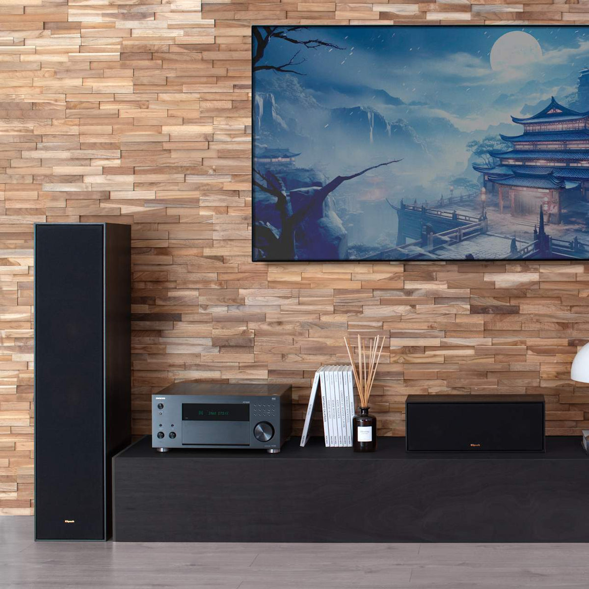 Onkyo TX-RZ50 9.2-Kanal-AV-Receiver im Wohnzimmer – Lifestyle