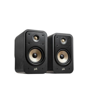 Polk Signature Elite ES20 Regallautsprecher (Paar) in Schwarz, schräg von vorn