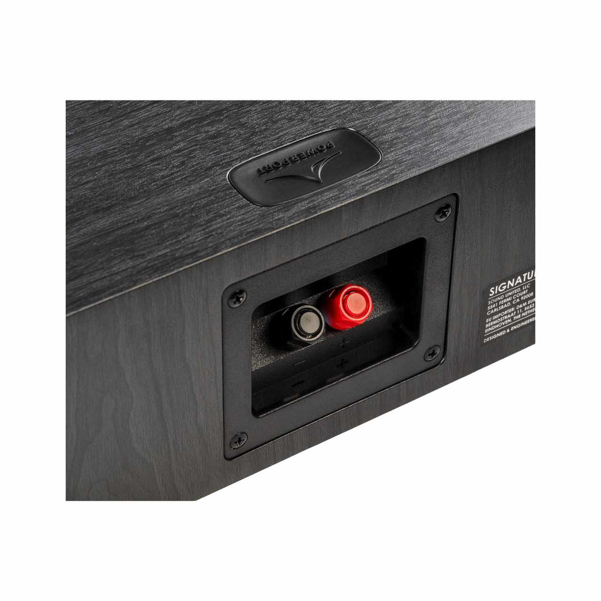 Polk Signature Elite ES35 Centerlautsprecher in Schwarz, vergoldete Polklemmen in Nahaufnahme