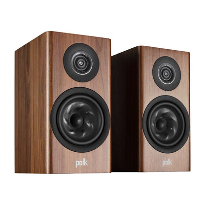 Polk Reserve R200 Regallautsprecher (Paar) in Braun, Schrägansicht