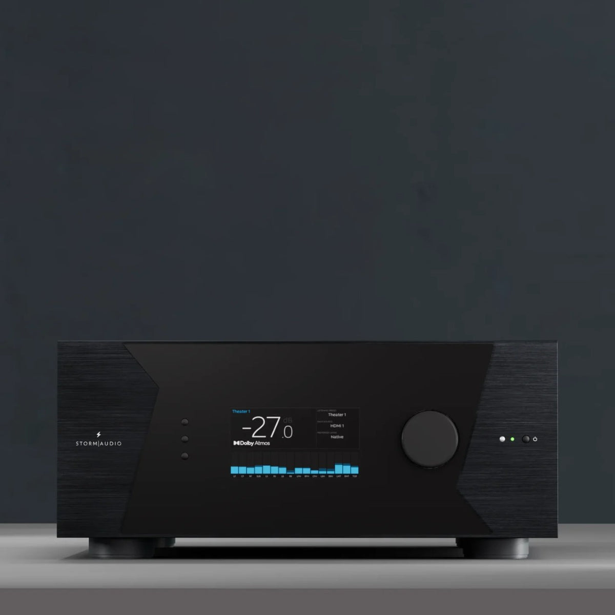 StormAudio ISP Elite 32 Digital AoIP MK3 AV-Prozessor – Front im Raum