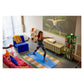 XGIMI Mira Pro 4K Laser-TV – Workout vor großem Bild bei Tageslicht