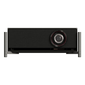 XGIMI Titan 4K Laser-Beamer – Frontansicht mit Objektiv